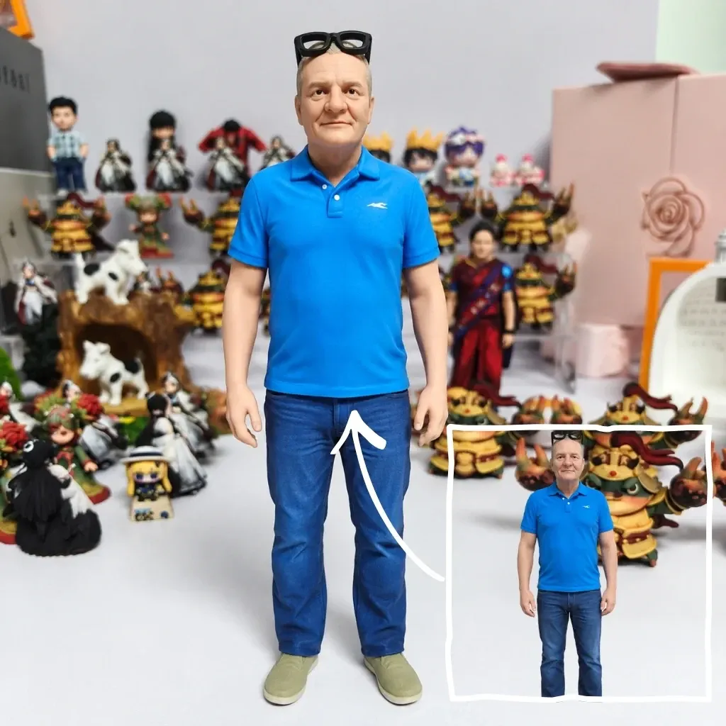 Figuro custom 3D figurine displayed beside its source photo